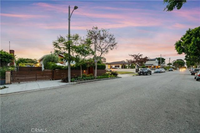 1121 S Eucalyptus, Inglewood, CA 90301
