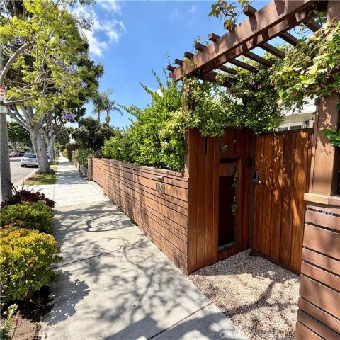 1121 S Eucalyptus, Inglewood, CA 90301