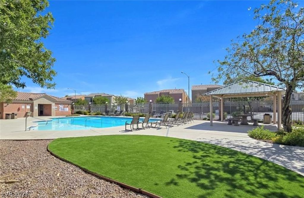 6597 Roundstone Bog Avenue, Las Vegas, NV 89139 — exterior