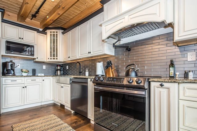 2391 Music Mountain Road, Stockbridge, VT 05772