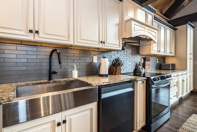 2391 Music Mountain Road, Stockbridge, VT 05772