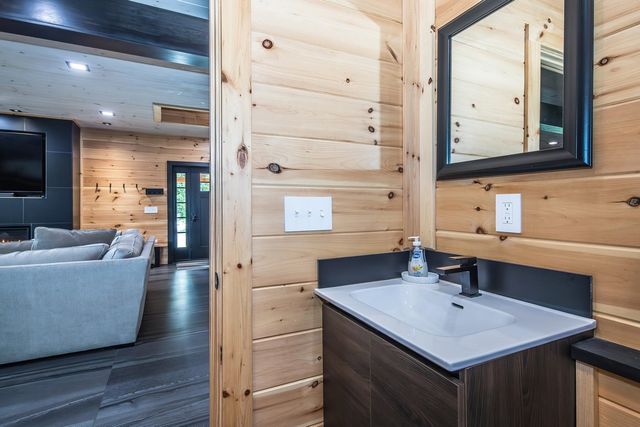 2391 Music Mountain Road, Stockbridge, VT 05772