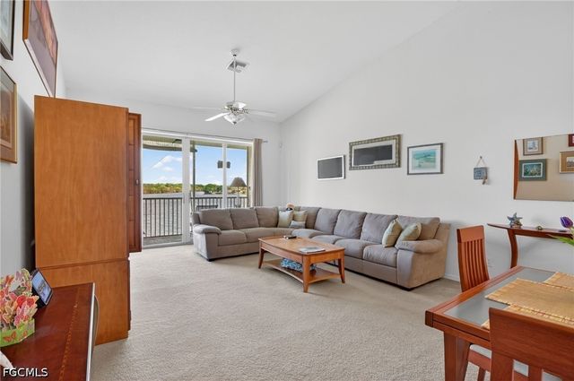 25009 Peacock LN 1-201, Naples, FL 34114