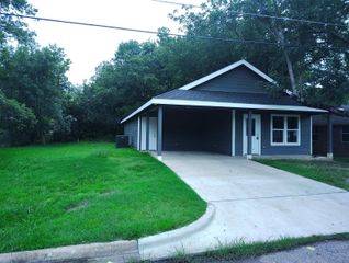 1115 Charlies Street, Commerce, TX 75428