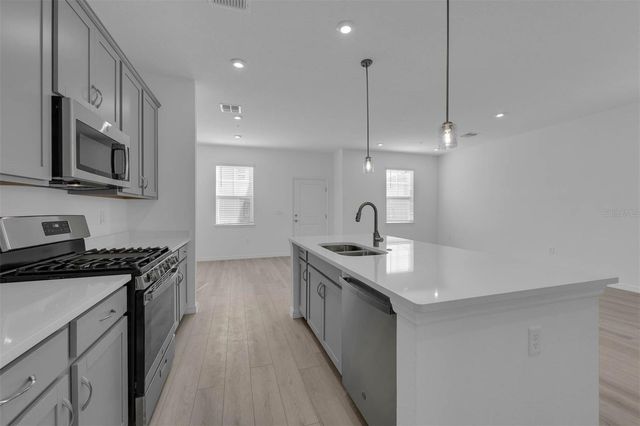 523 ORIENT AVENUE, Debary, FL 32713