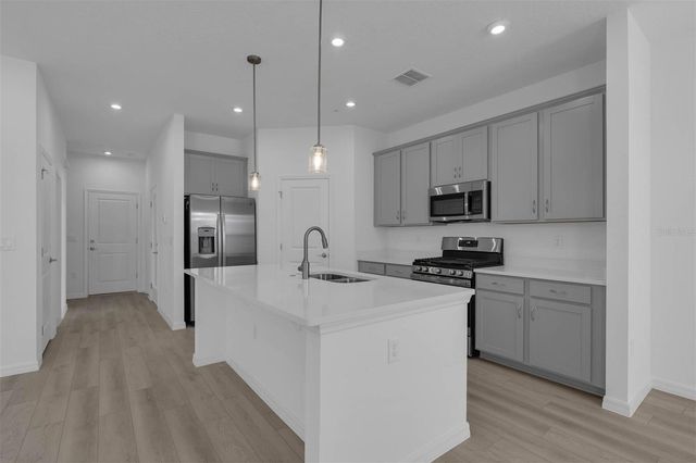 523 ORIENT AVENUE, Debary, FL 32713