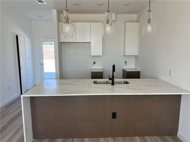 1223 Dorothy, College Station, TX 77845