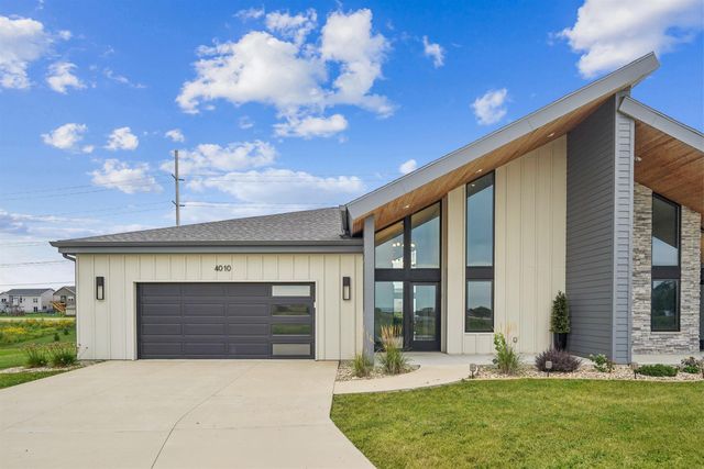 4010 Keagles Crossing, Cedar Falls, IA 50613
