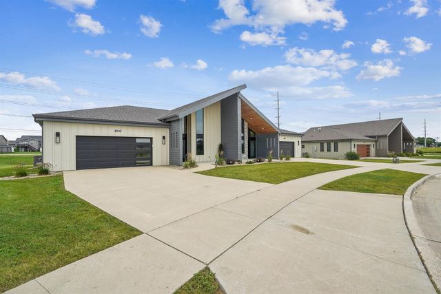 4010 Keagles Crossing, Cedar Falls, IA 50613