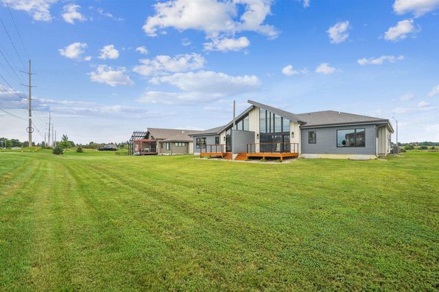 4010 Keagles Crossing, Cedar Falls, IA 50613