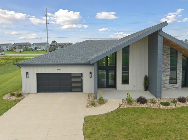 4010 Keagles Crossing, Cedar Falls, IA 50613