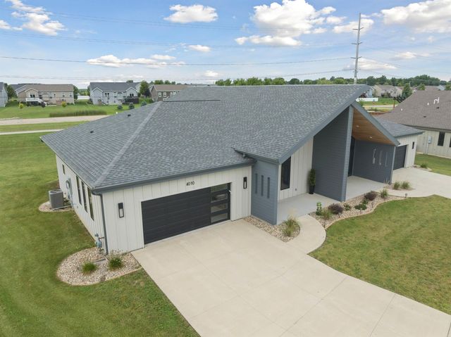 4010 Keagles Crossing, Cedar Falls, IA 50613