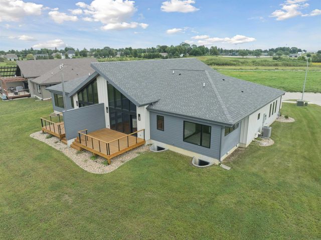 4010 Keagles Crossing, Cedar Falls, IA 50613