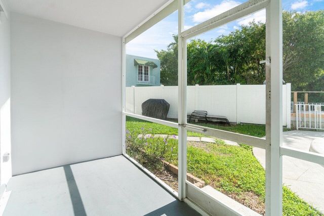 1360 NE 27th Terrace W 2, Pompano Beach, FL 33062