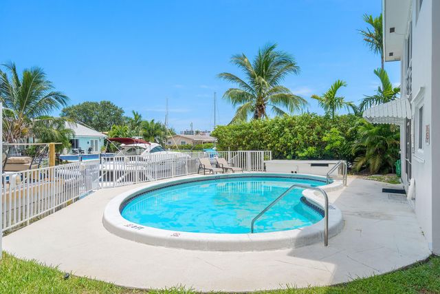 1360 NE 27th Terrace W 2, Pompano Beach, FL 33062
