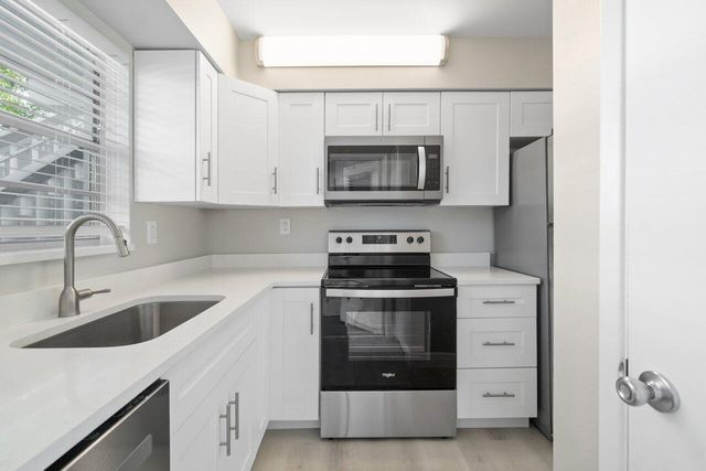 1360 NE 27th Terrace W 2, Pompano Beach, FL 33062