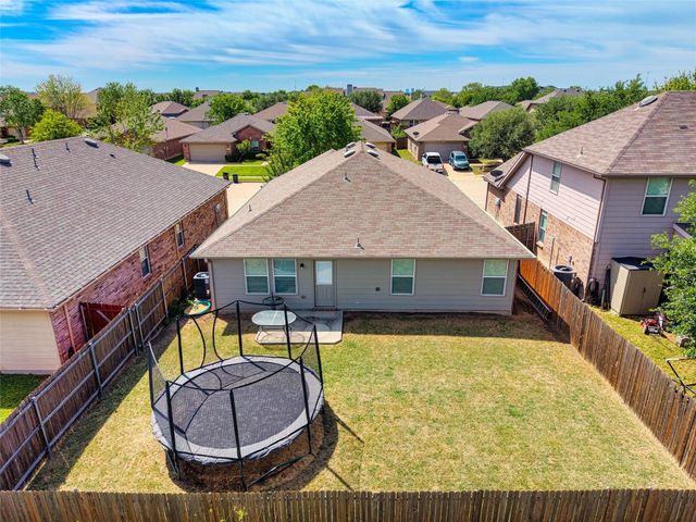 3241 Sadie Trail, Fort Worth, TX 76137