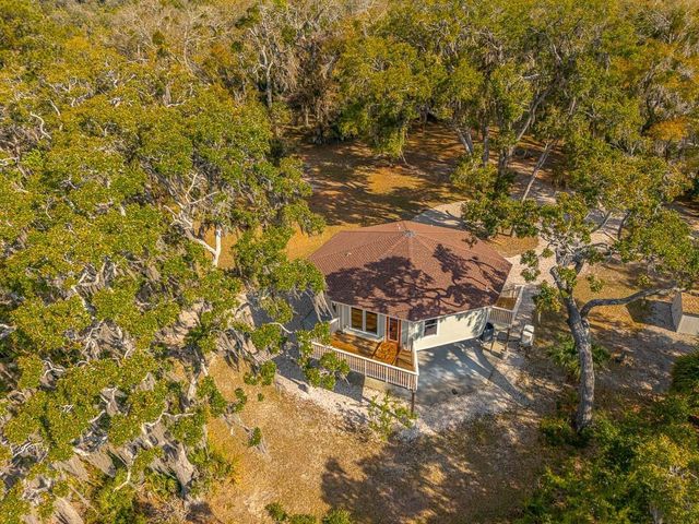 1368 NE Woodstork Way, Townsend, GA 31331
