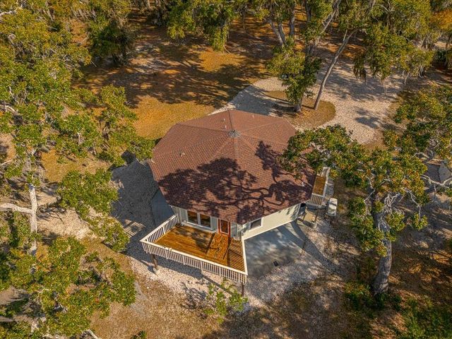 1368 NE Woodstork Way, Townsend, GA 31331