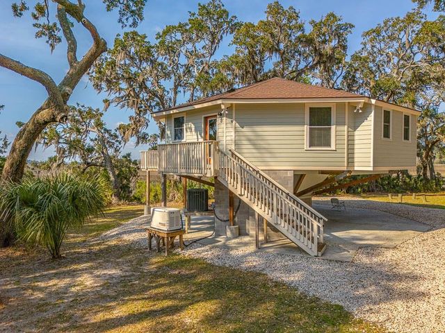 1368 NE Woodstork Way, Townsend, GA 31331