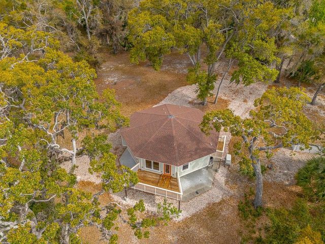 1368 NE Woodstork Way, Townsend, GA 31331