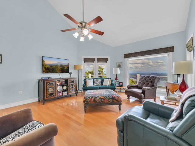 496 Proffitt Ridge Rd Road, Mooresburg, TN 37811