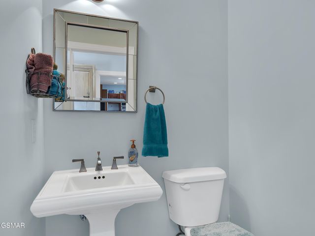 496 Proffitt Ridge Rd Road, Mooresburg, TN 37811