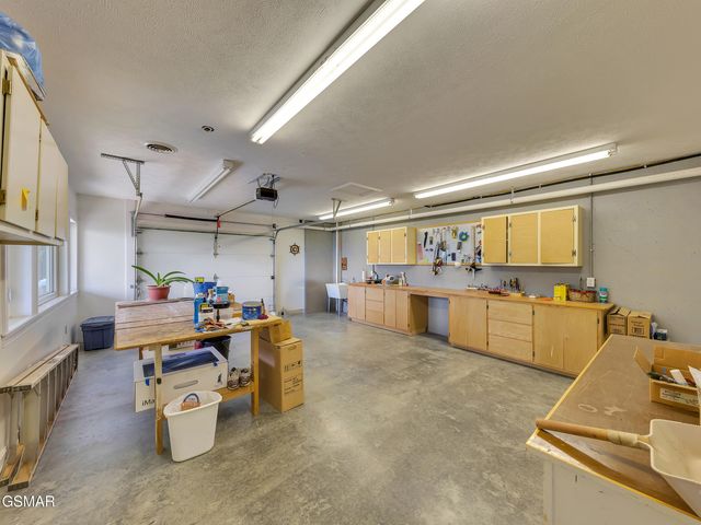 496 Proffitt Ridge Rd Road, Mooresburg, TN 37811