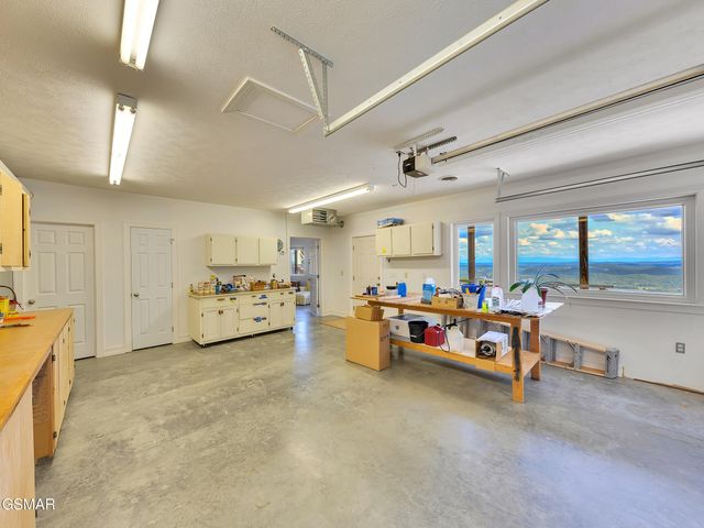 496 Proffitt Ridge Rd Road, Mooresburg, TN 37811