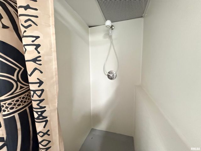 1005 EDISON Court, Pekin, IL 61554