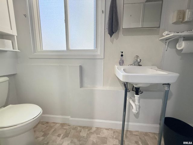 1005 EDISON Court, Pekin, IL 61554