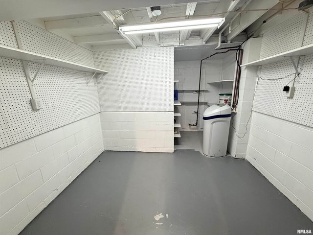 1005 EDISON Court, Pekin, IL 61554