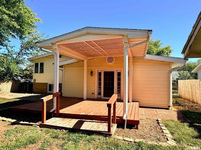 1005 EDISON Court, Pekin, IL 61554