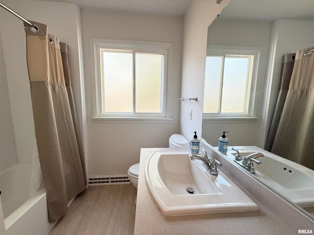 1005 EDISON Court, Pekin, IL 61554