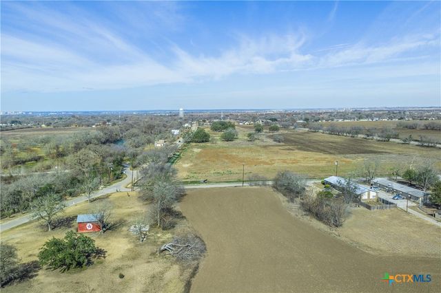 620 NW River Road, Martindale, TX 78655