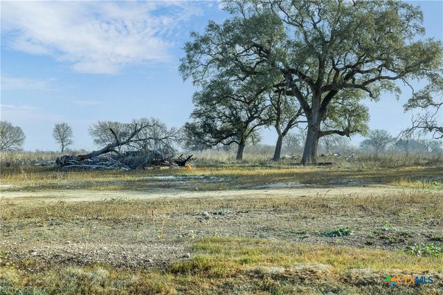 620 NW River Road, Martindale, TX 78655