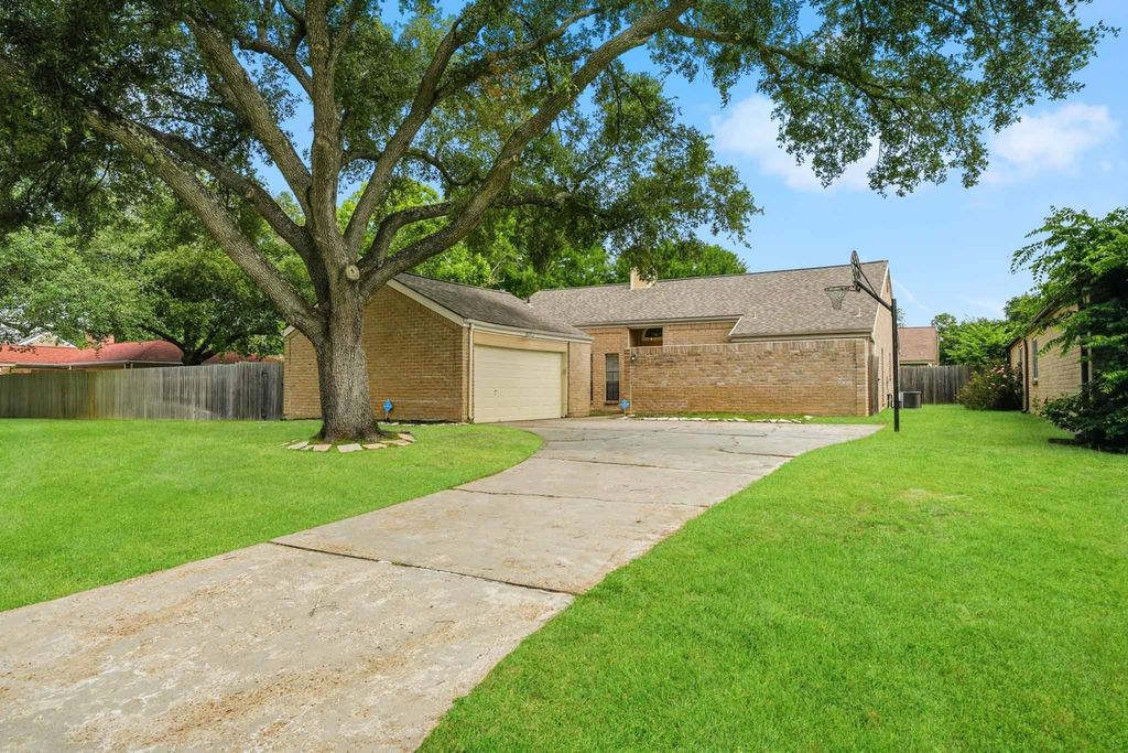 15026 Howland Street, Houston, TX 77084