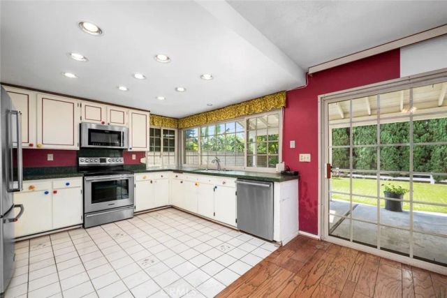 1972 Royal Oak Road, Tustin, CA 92780