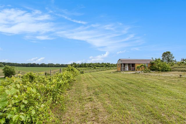56278 County Road 365, Lawrence, MI 49064