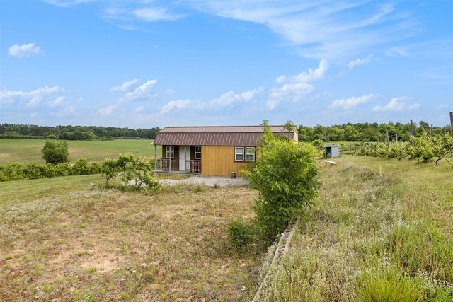 56278 County Road 365, Lawrence, MI 49064