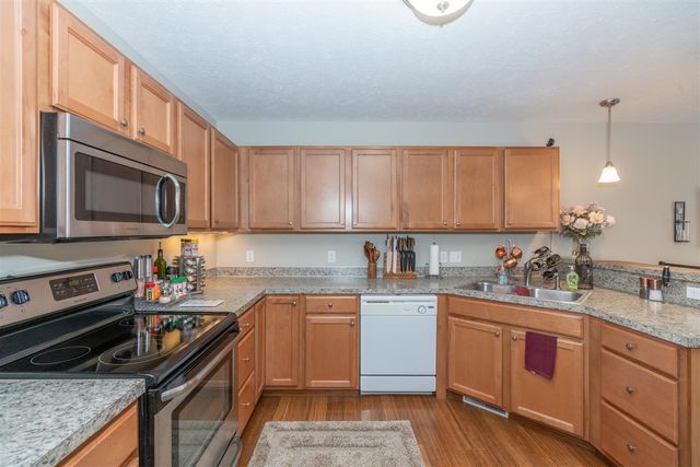 12670 Broadmoor Place, Grand Haven, MI 49417