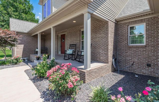 10160 S Quail Crossing, Haubstadt, IN 47639