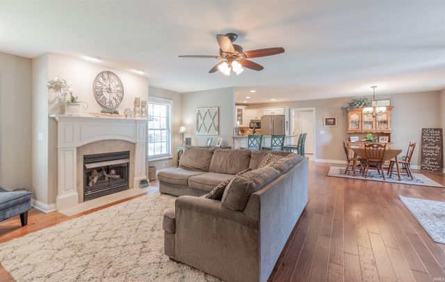 10160 S Quail Crossing, Haubstadt, IN 47639