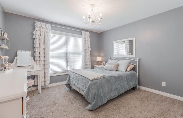 10160 S Quail Crossing, Haubstadt, IN 47639