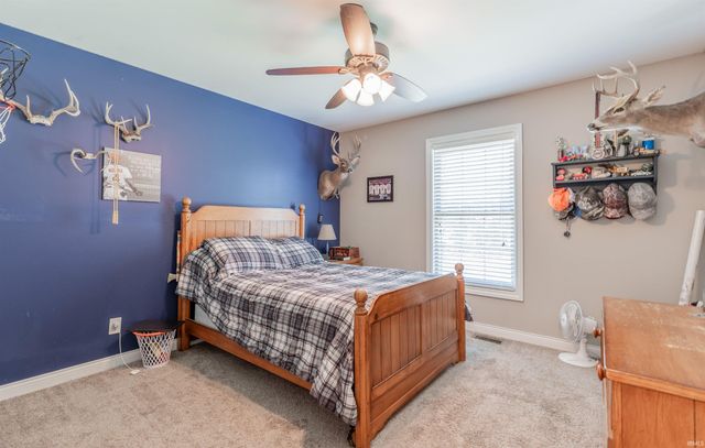 10160 S Quail Crossing, Haubstadt, IN 47639