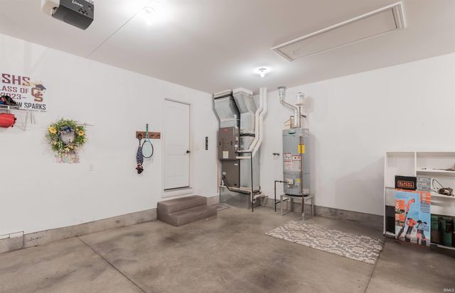 10160 S Quail Crossing, Haubstadt, IN 47639