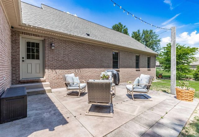 10160 S Quail Crossing, Haubstadt, IN 47639