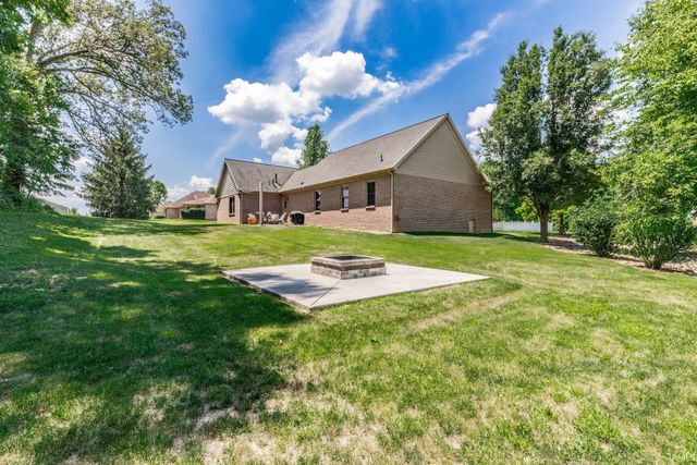 10160 S Quail Crossing, Haubstadt, IN 47639