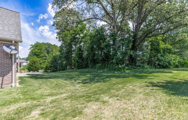 10160 S Quail Crossing, Haubstadt, IN 47639