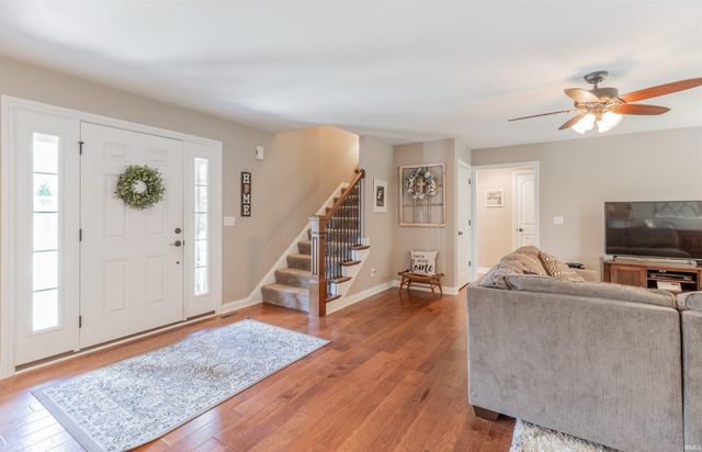 10160 S Quail Crossing, Haubstadt, IN 47639